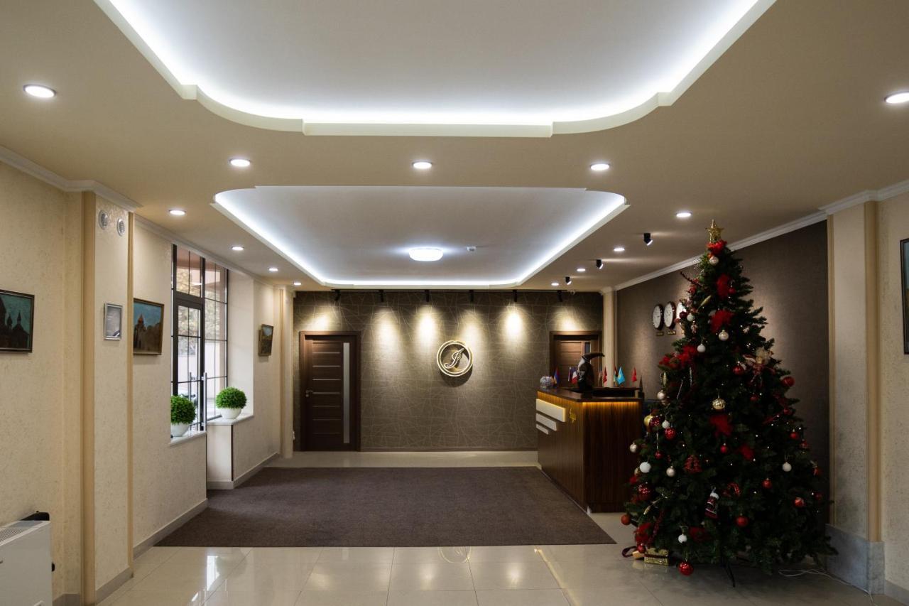 Inga Hotel Ереван Екстериор снимка