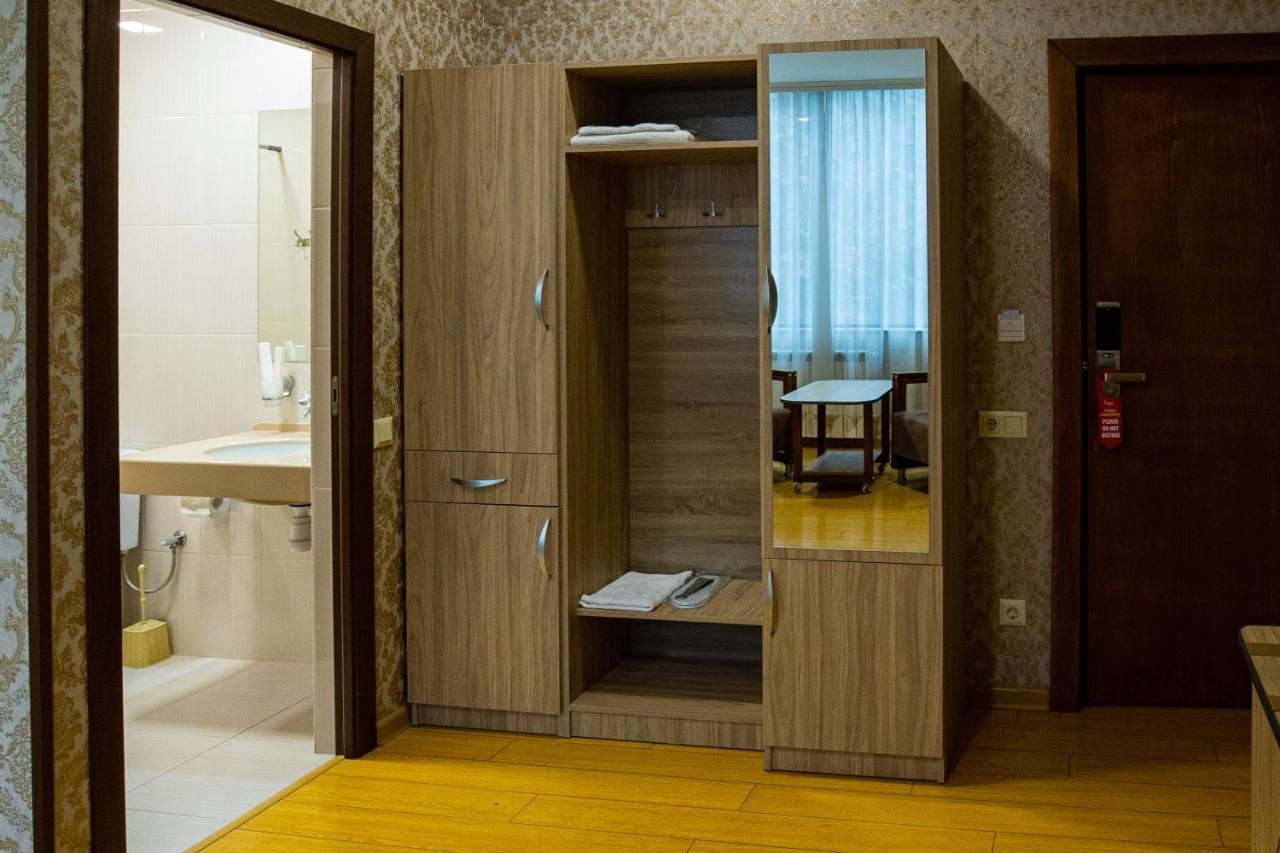 Inga Hotel Ереван Екстериор снимка