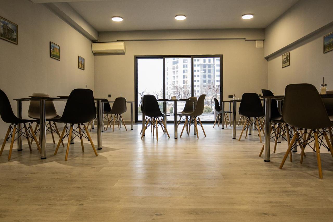Inga Hotel Ереван Екстериор снимка