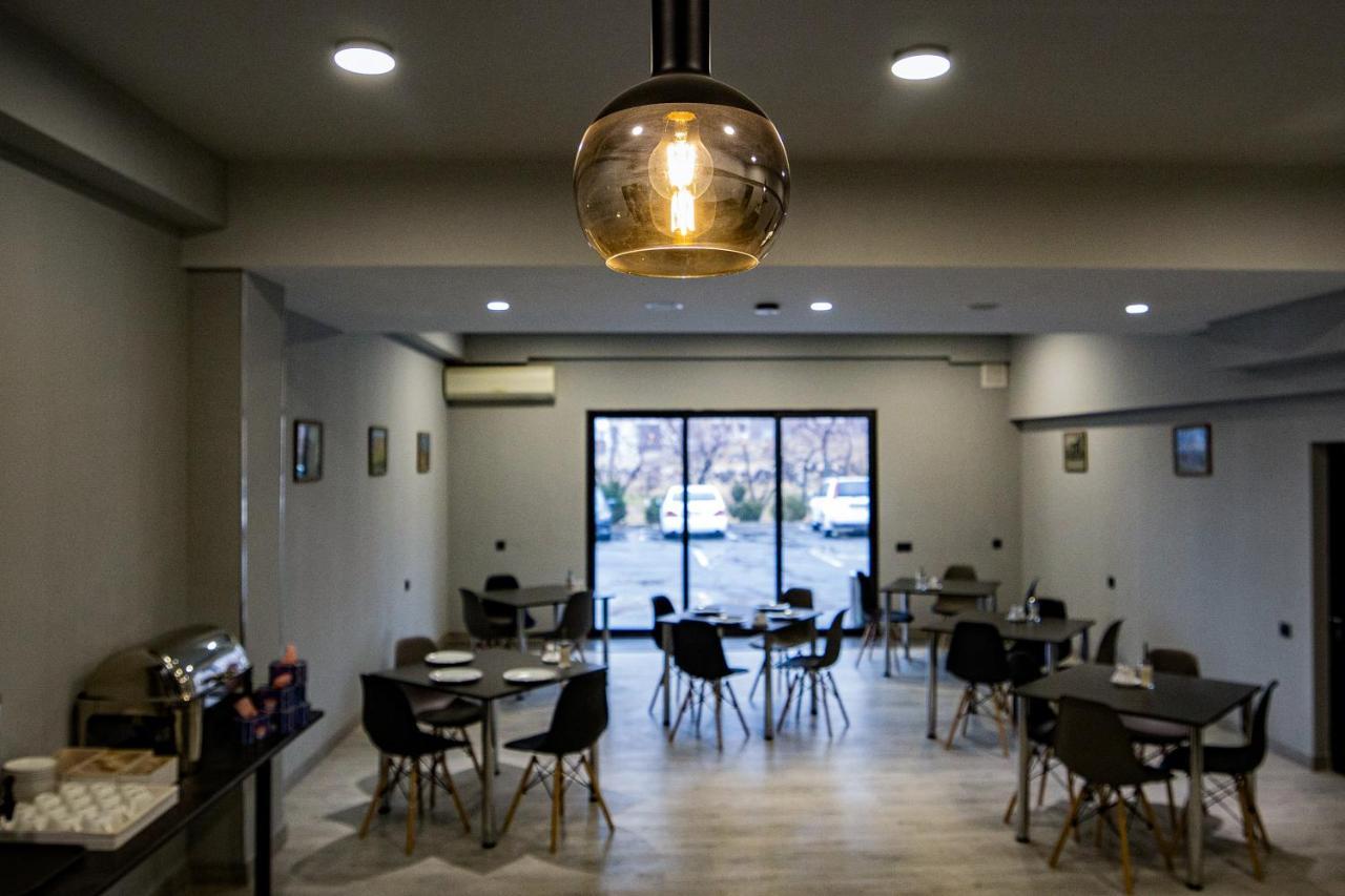 Inga Hotel Ереван Екстериор снимка