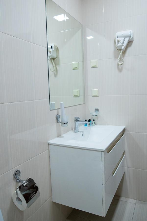 Inga Hotel Ереван Екстериор снимка