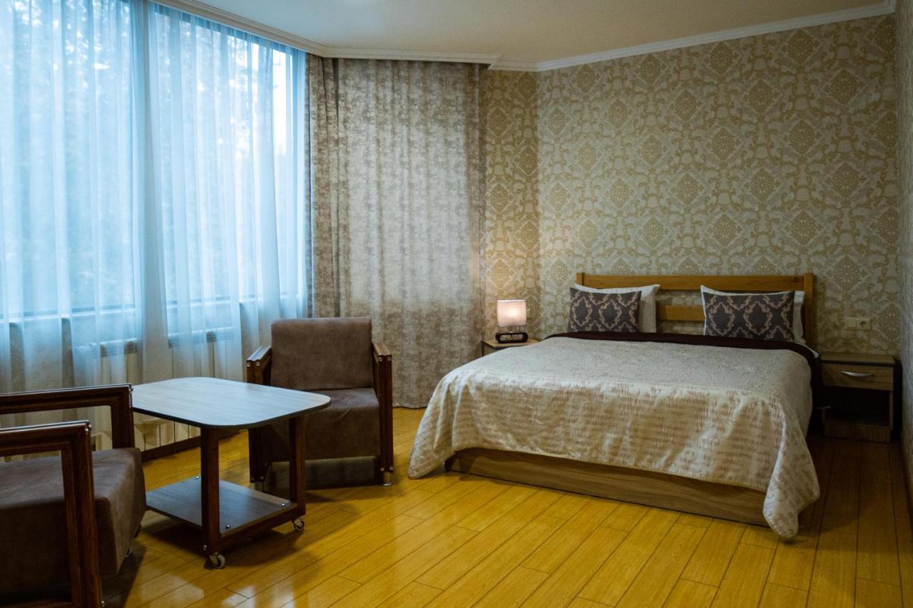 Inga Hotel Ереван Екстериор снимка