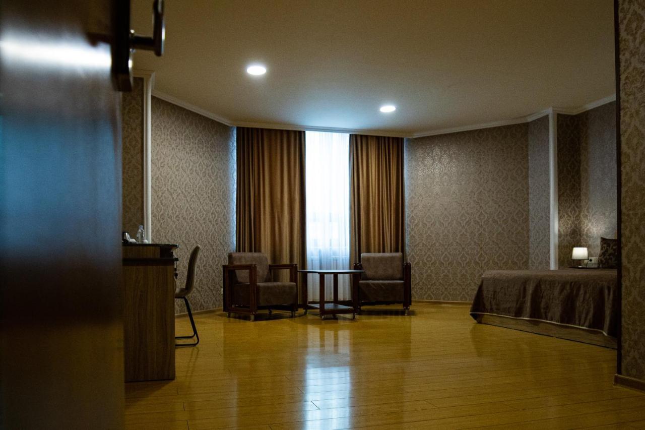 Inga Hotel Ереван Екстериор снимка