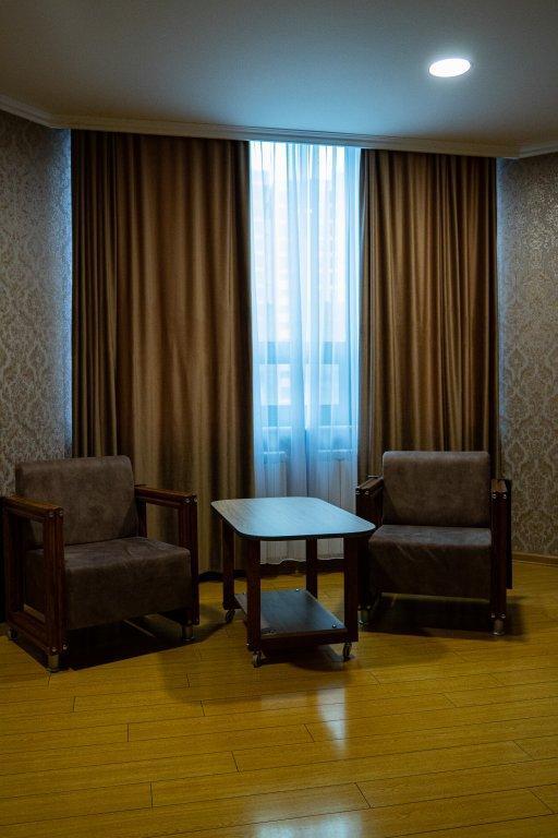 Inga Hotel Ереван Екстериор снимка