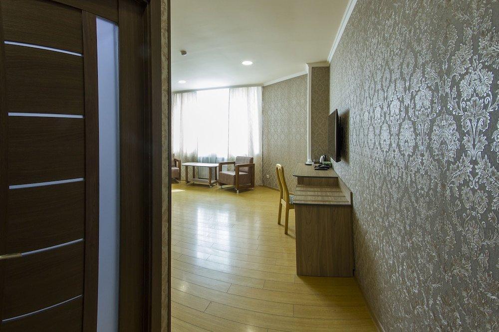 Inga Hotel Ереван Екстериор снимка