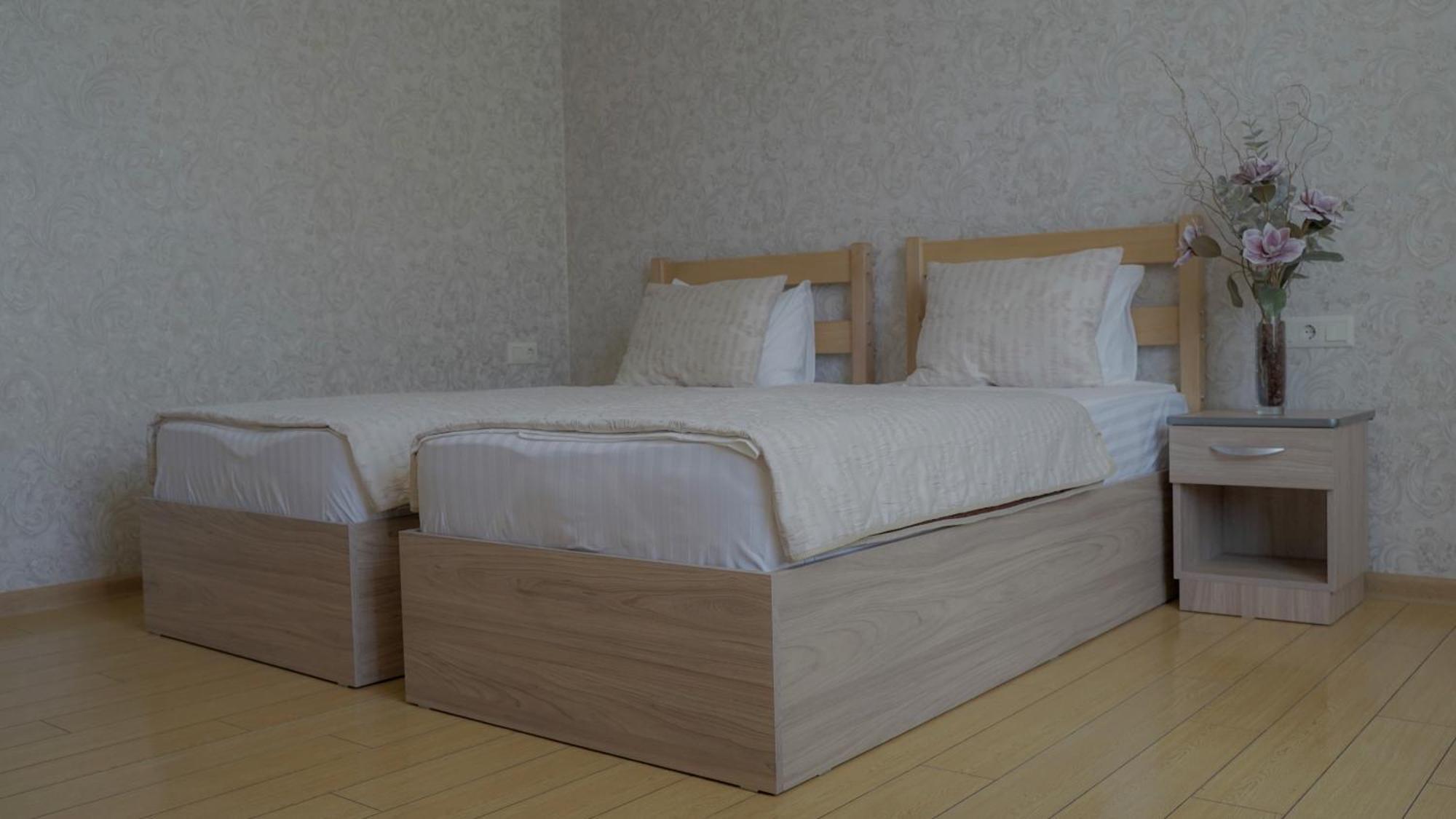 Inga Hotel Ереван Екстериор снимка