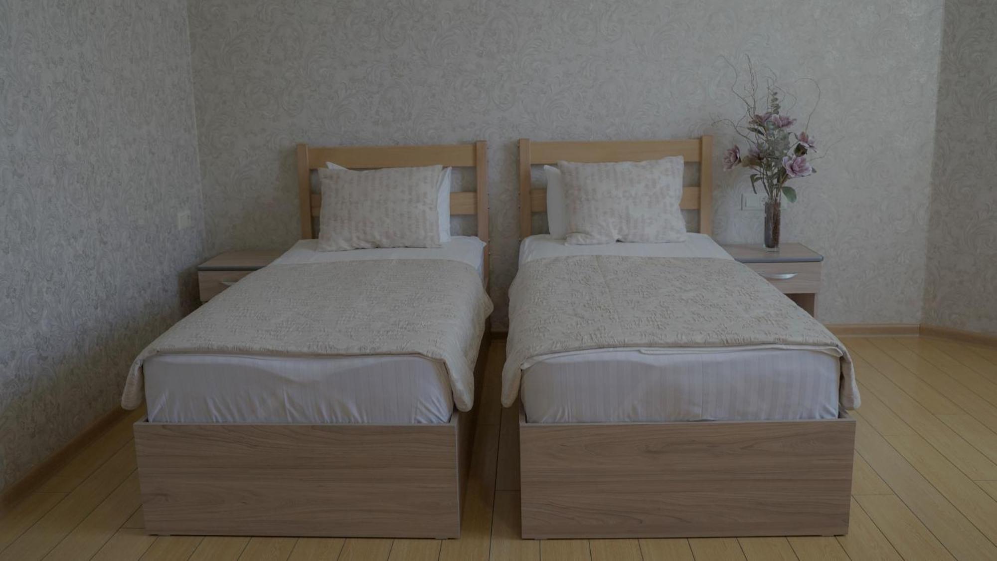 Inga Hotel Ереван Екстериор снимка